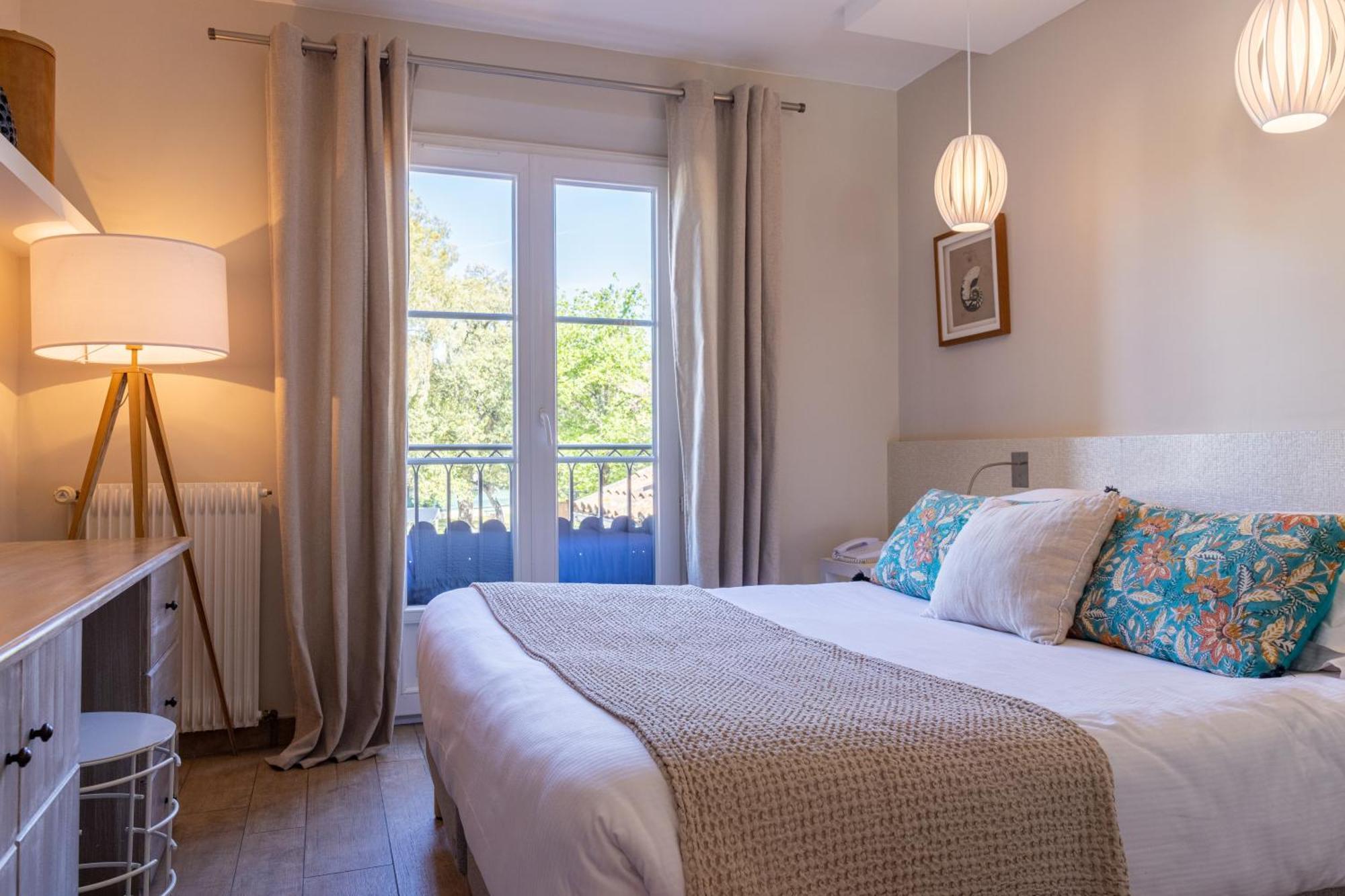 Hotel Des Lices Сен-Тропе Экстерьер фото